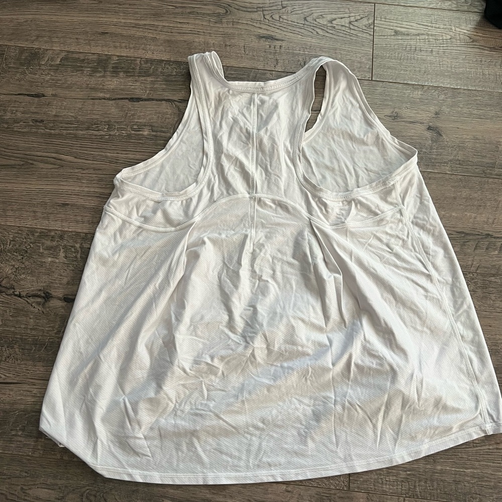 Lululemon white tank. Size 14.